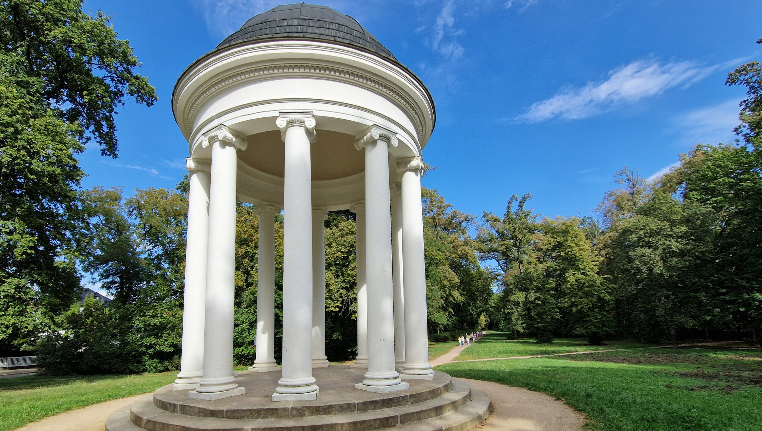 1 Ionischer Tempel entzerrt Kopie (Web)2